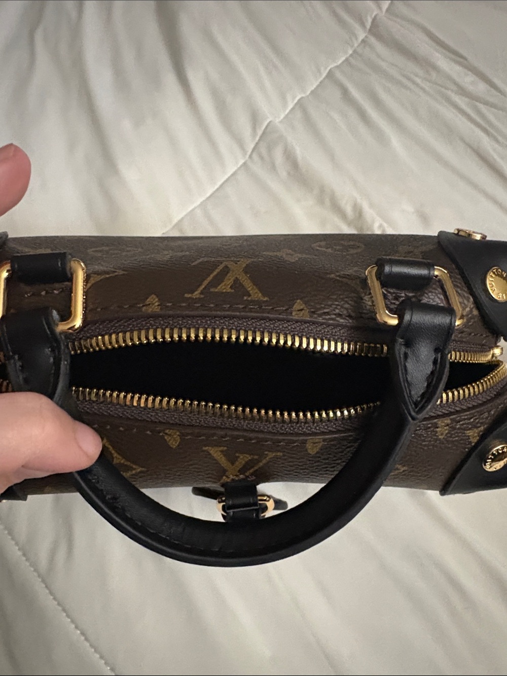 L V inspired soft trunk bag - Picture 7 of 8